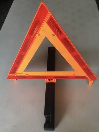 Highway Warning Triangle Kit 1