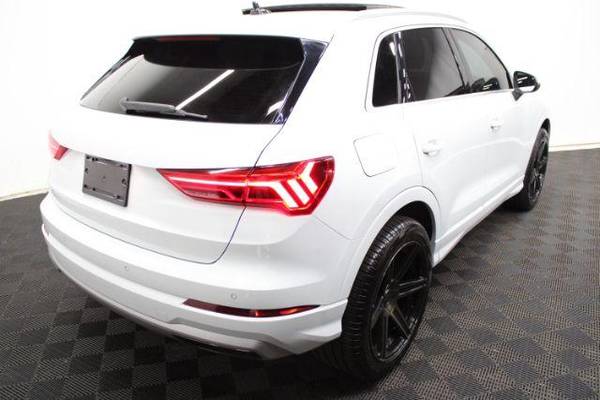 Audi Q3 2.0T Premium 2019 - $20,811 (+ Precise Automotive Group)63616658118147124
