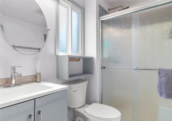 $1,650 / 3br - 1280ft2 - Move-In Ready 3-Bed, 2-Bath Home with New Roof & Water Heater! (Tacoma, WA)63659532871937122