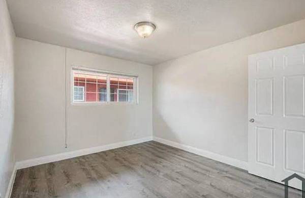 $700 / 1br - features spacious 1bedrooms63680393263361122
