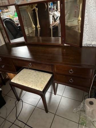 Dressing table and bench 1