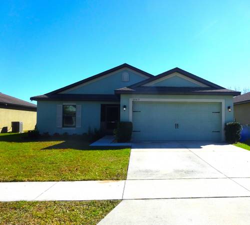 🌟 Move-In Ready 3–4BR Home in Tavares – Flexible Floorplan + Privacy 1