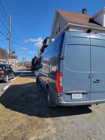 Estado excelente - Furgoneta Mercedes Sprinter 2019 - $13,000 (Brooklyn)63654719797505120