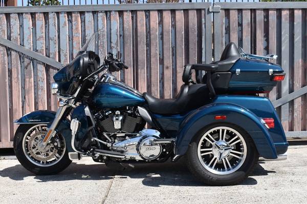 1 2020 Harley-Davidson® Trike FLHTCUTG - Tri Glide Ultra V Twin 1868 1