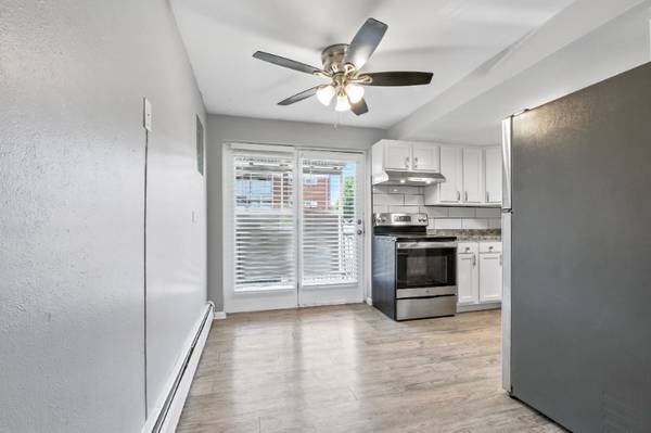 $1695.00 / 2br - 893ft2 - 10760 W 8th Ave. - 0663844741983107122