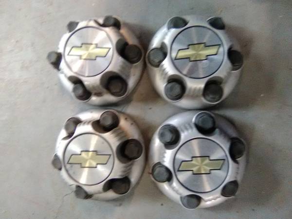 Silverado 17' Wheel Covers 1