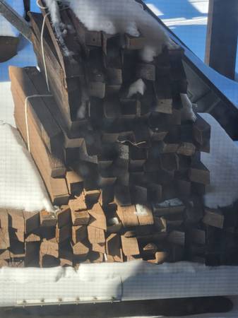 Cedar 2''x2''x28'' deck balusters uprights. Approx 180 pieces 1