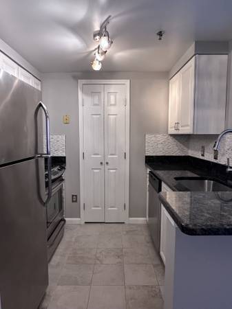 $1,000 / 1br - 537ft2 - 1 Bedroom/1 Bathroom for Rent in Downtown Bethesda (Bethesda, MD)64040030163074121