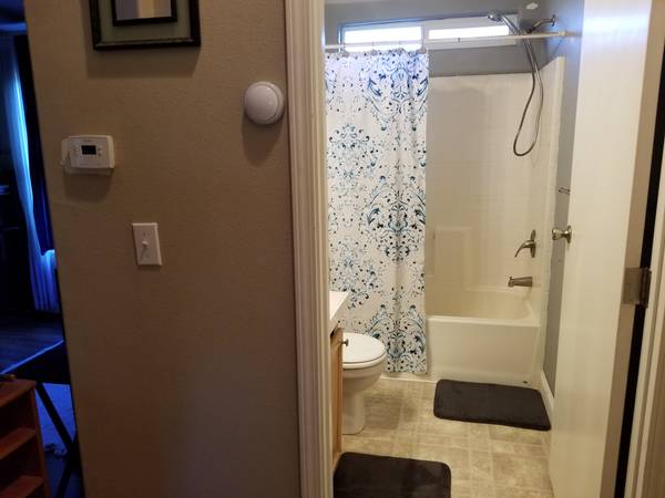 Habitación en alquiler por $800 (Auburn, Ca)64044027115393120