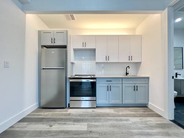 $3,100 / 2br - Sleek 2BR w/ Rooftop & Gym – Flatbush $3,100 (3321 Glenwood Rd #2E) (Brooklyn)63788384688515122