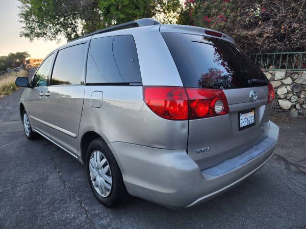 2006 TOYOTA SIENNA LE (CARFAX, SERVICE HISTORY, 164K) RUNS EXCELLENT - $4,500 (SAN DIEGO)63624764273155123