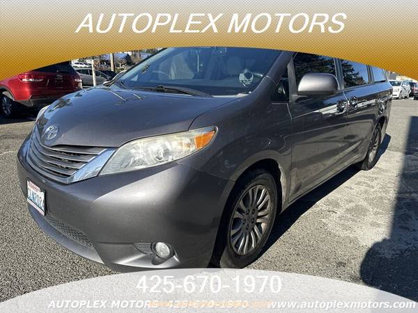 2011 TOYOTA SIENNA XLE 8-PASAJEROS - $8,99563624449575169122