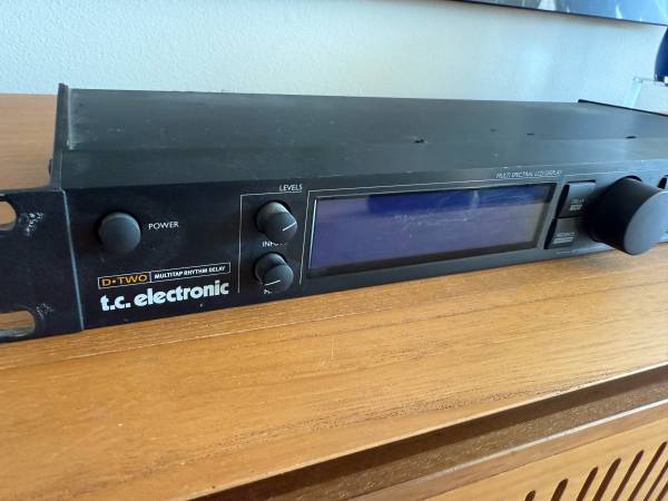 TC Electronic D-Two Multi-tap delay. 1