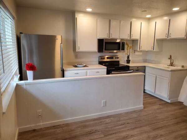 Upgraded, remodeled, Large Bedrooms, Premium Appliances 1