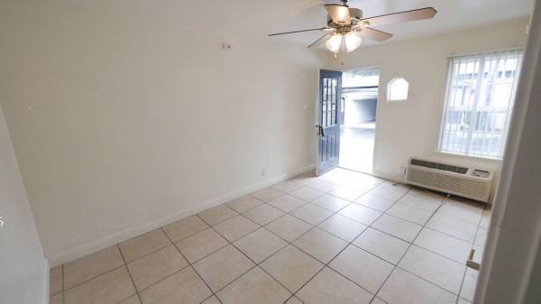 $1,185 / 1br - 260ft2 - Estudio conveniente en Escondido con instalaciones de lavandería en el lugar (Escondido)63657108564227121