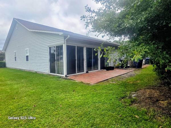 $1700.00 / 3br - 1360ft2 - 301 Courtyard West, Newport, NC 2857063897185920770121
