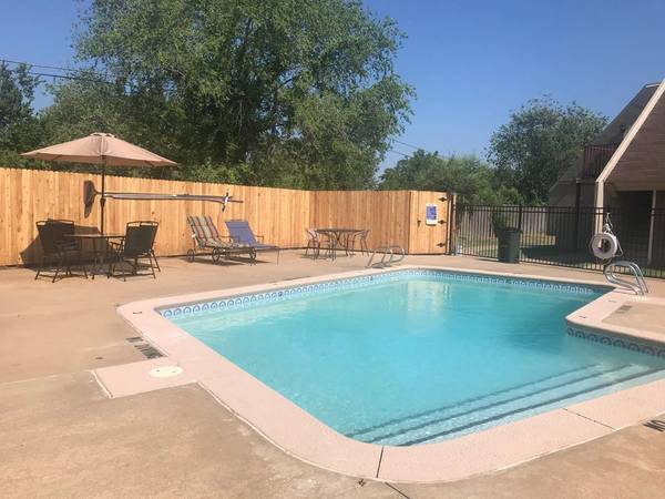 $1,059 / 2br - 860ft2 - 2B/2B - Waster & Trash Included in Rent - Washer/Dryer Connections (The Summit of Jenks)63982126193794121