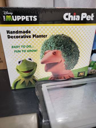 New Disney Kermit Chia Pet 1