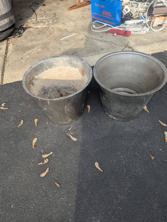 2 Large Stainless Steel Pots 1