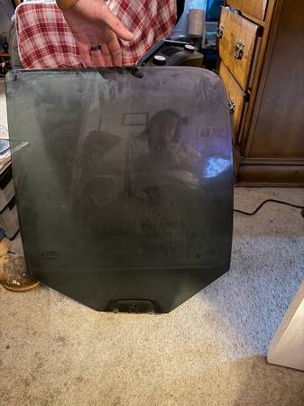 2016 Dodge Ram window 1