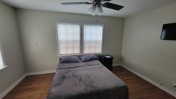 $800 / 196ft2 - Room for rent (Texas City)63611865394305121