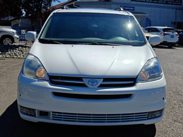 2004 Toyota Sienna XLE Minivan 4D Modelo ¡Aprobación de Crédito Garantizada! - $13,995 (+ 405 Motors)63617927245185121