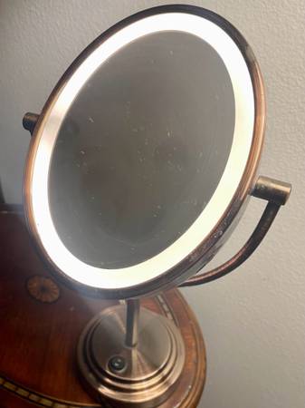 Espejo iluminado doble cara CONAIR - $20 (Fernandina Beach)63471402994177123