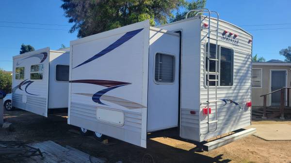 Park model Sprinter travel trailer -- 2 SLIDE OUTS -- DOUBLE SLIDES 1