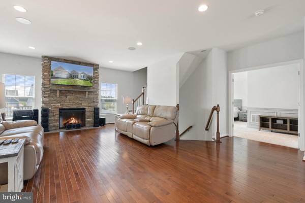 $649,999 / 4br - 4763ft2 - 2017 Former Model Home (Charles Town)63953076163075123