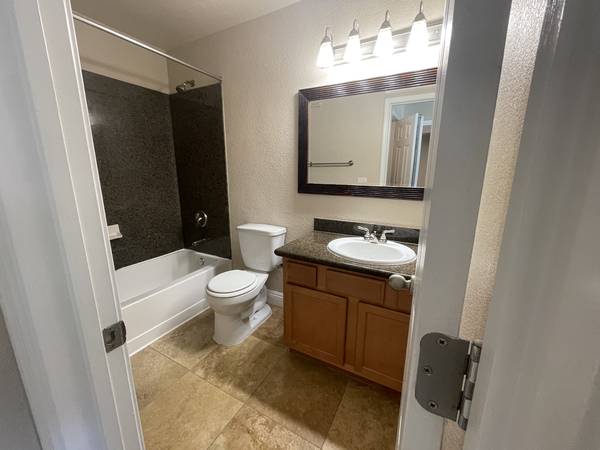$2,255 / 2br - 1106ft2 - Want An Extra $500.00 for the Holidays? Ask Us How! (Folsom)64043668785409124