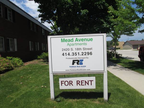 $900 / 2br - RENT SPECIAL! Mead Ave Apts 2 Bdrm w/ Heat included MUST SEE! (sheboygan)63813312117507120