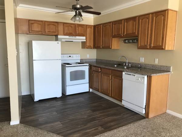 $1,715 / 2 habitaciones - 1064 pies² - ¡No te pierdas Regency Park – Solicita ahora! (Reno)63682291927939120