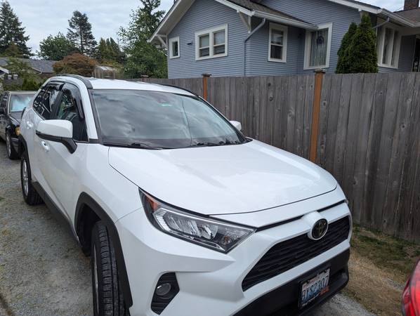 Toyota RAV4 XLE AWD - $21,800 (Seattle)63623060562049123