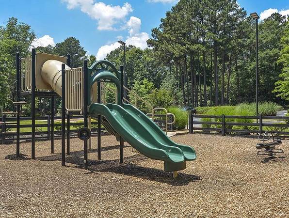 $1,399 / 2br - 1350ft2 - A world of style: Exceptional 2 BR, 1350 Sq Ft spaces! (Decatur)63964128314243124