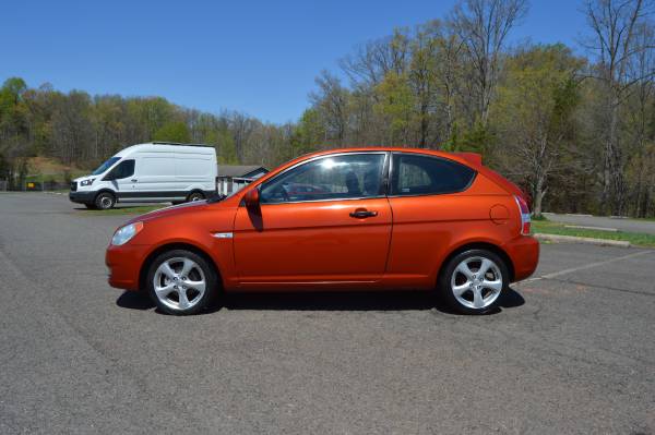 2009 Hyundai ACCENT SE SUPER LOW MILES - $7,299 (MANASSAS)63616327783811124