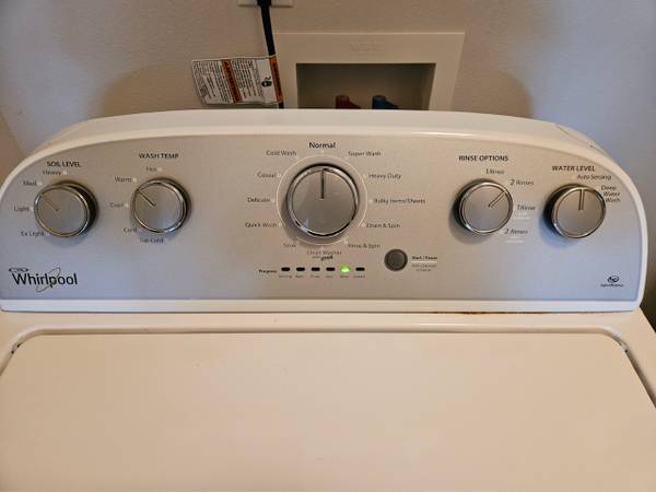 LAVADORA DE CARGA SUPERIOR WHIRLPOOL DE 3.5 PIES CÚBICOS - $325 (LYNNWOOD)63471461810307121