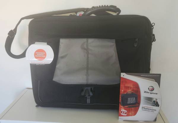 Laptop/Notebook Carry Case (up to 17") 1