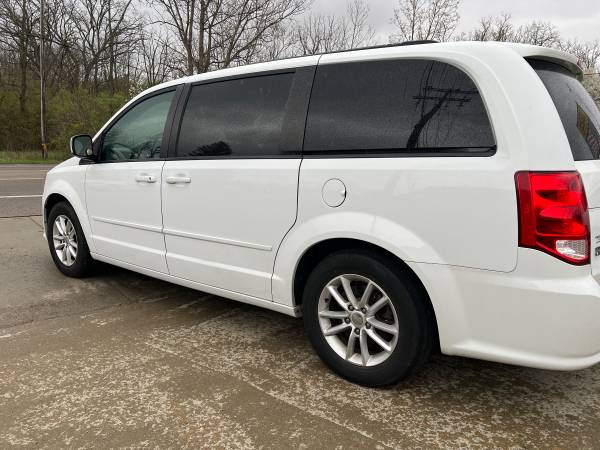 2016 Dodge Grand Caravan SXT - $5,495 (Wheel And Deal Auto Sales Inc.)63470603071617123
