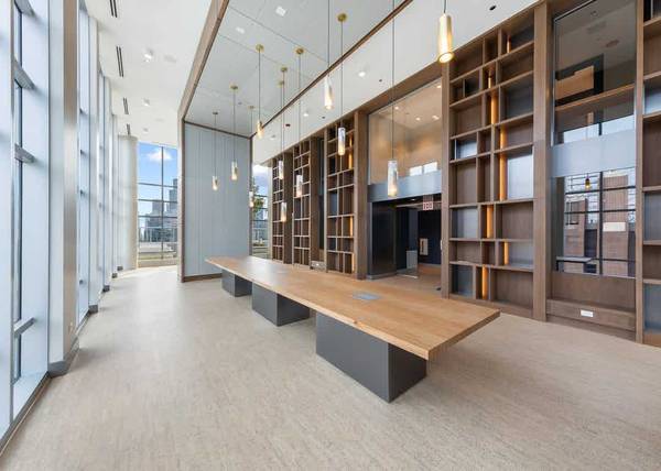 $2,338 / 1br - Terrific River North Convertible 1 Bedroom with In Unit Laundry! (River North)63918294340482122