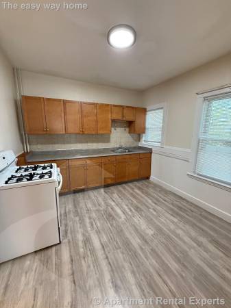 $2,800 / 2br - --- Sweet 2+ Bed --- Porch -- NO FEE -- Walk to Harvard Sq (Somerville \ Dali \ Inman Sq.)63655287491843121
