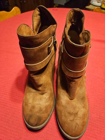 Women's Suede Ankle Boot 1