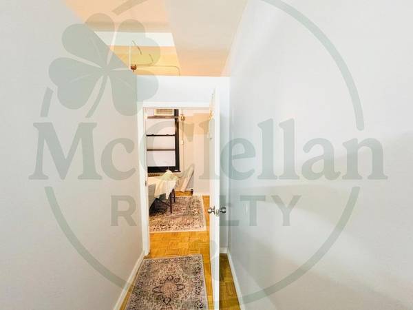$1,900 / 594ft2 - ASAP! Lease Break, Sublease Partitioned Office Space/Retail makes Foye (Midtown West)63765576064003124
