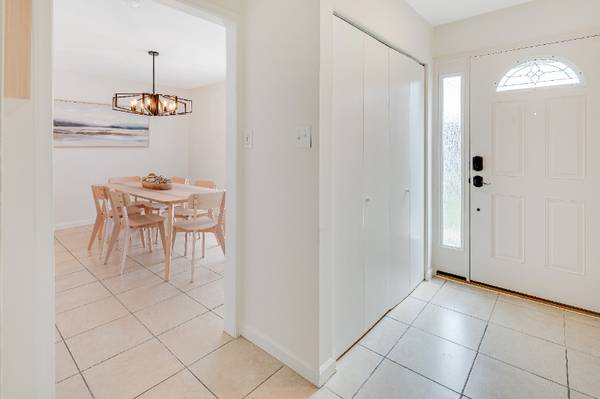 $4500.00 / 3br - 1440ft2 - Fully Furnished, Charming Dulles Oasis 3bed/2.5ba/IAD Family/pet frien63616304853121122