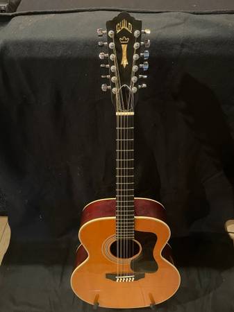 Guild F212XL Acoustic 1