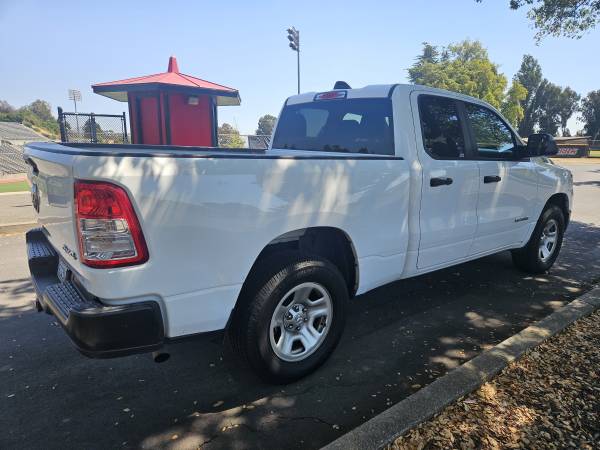 2020 DODGE RAM 1500 QUAD CAB TRUCK 4X4 LIKE NEW - $17,700 (Newark)63617105097985122