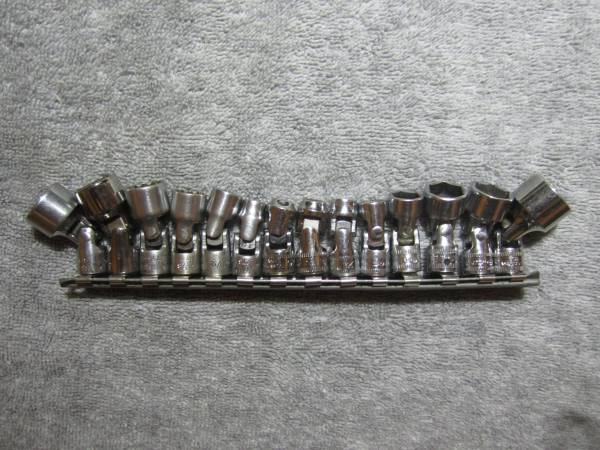 SNAP ON 1/4" CHROME WOBBLES 1