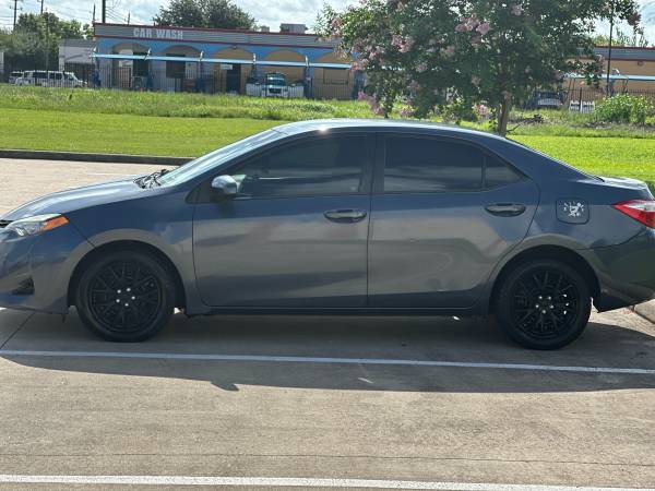 2017 Toyota Corolla LE - $7,995 (77031)63622408702467123