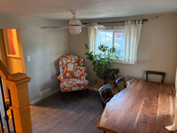 $1,250 / 3br - 1056ft2 - Room for rent in Edgewater House (Edgewater)63920602646275123