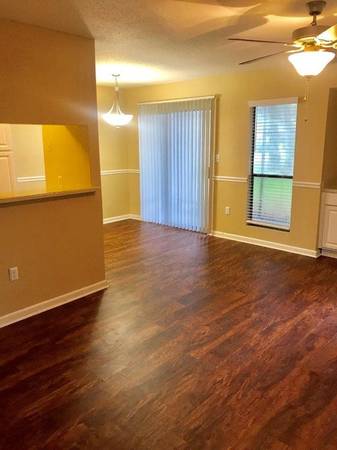 $1,339 / 1br - 669ft2 - Beautiful lake front homes!64002493276418122