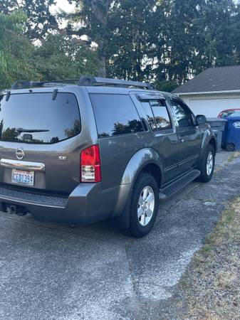2008 Nissan Pathfinder SE 4x4 3rd row SUV - $6,000 (lakewood)63474636011907123
